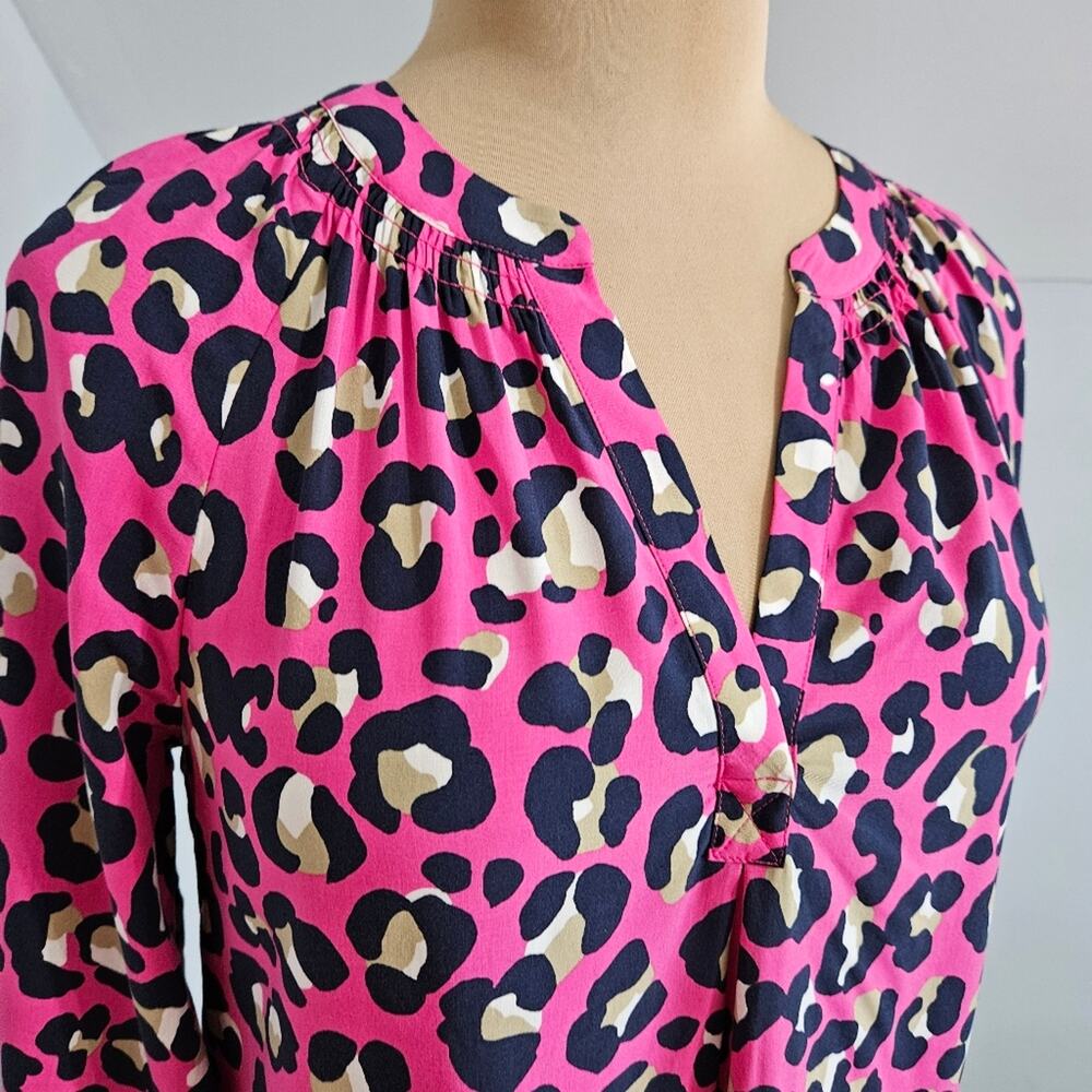 Crown & Ivy Top Small Pink Blue Leopard Print 3/4 Raglan Sleeve V Neck Smocked - Picture 7 of 14